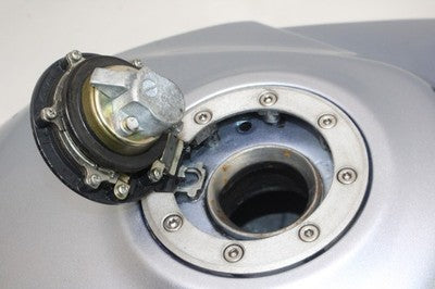 04-06 SUZUKI VSTROM 650 DL650 OEM GAS TANK FUEL CELL PETROL RESERVOIR