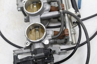 06-07 SUZUKI GSXR 600 OEM MAIN FUEL INJECTORS / THROTTLE BODIES