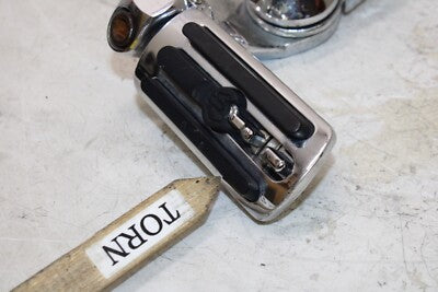 99-09 YAMAHA V STAR 1100 XVS1100 CUSTOM OEM RIGHT FRONT FOOT REST PEG STEP