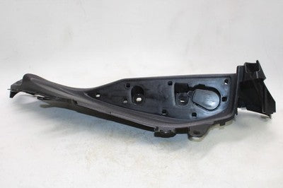 2018 YAMAHA XMAX CZD300A OEM LEFT SIDE FOOT PANEL REST COWL