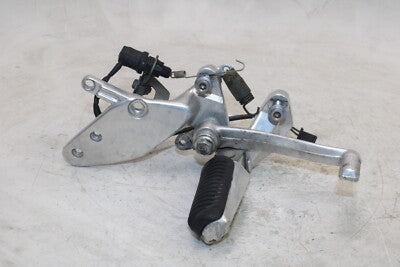 1997 YAMAHA YZF1000R OEM RIGHT REARSET REAR SET DRIVER FOOT PEG REST STOP