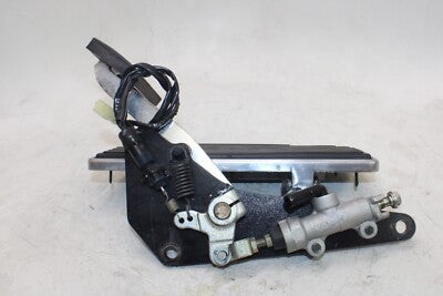 96-99 KAWASAKI VULCAN 1500 CLASSIC OEM RIGHT FRONT FOOT REST PEG W REAR MASTER