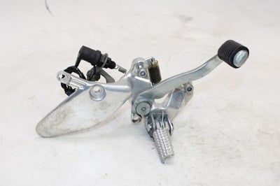 95-07 YAMAHA YZF600R OEM RIGHT REARSET DRIVER FOOT PEG REST STOP W PEDAL