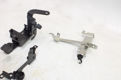 2016 KAWASAKI VERSYS 1000 KLZ1000BFA OEM MOUNTING BRACKETS MOUNTS STAY SET KIT