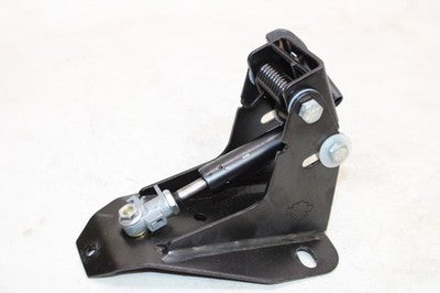 2007 HARLEY-DAVIDSON STREET GLIDE FLHX OEM SEAT BRACKET MOUNT MOUNTING BRACKET