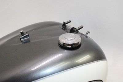 2012 KAWASAKI VULCAN 900 VN900B OEM GAS TANK FUEL PETROL RESERVOIR !no Key !