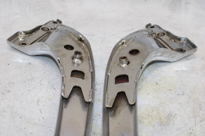 2004 SUZUKI INTRUDER 1500 VL1500 OEM PASSENGER REAR SEAT GRAB BAR HANDLE