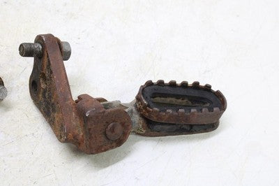 80-83 YAMAHA XT250 OEM FRONT LEFT RIGHT FOOT RESTS PEGS