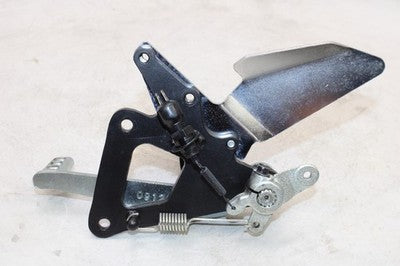 2009 Suzuki GS500F OEM RIGHT REARSET REAR SET DRIVER FOOT PEG REST STOP W PEDAL