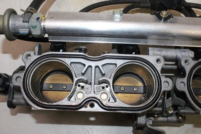 99-03 HONDA CBR1100XX OEM MAIN FUEL INJECTORS / THROTTLE BODIES