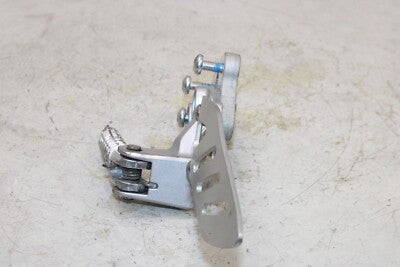 08-09 SUZUKI GSXR 750 OEM LEFT FRONT FOOT REST PEG STEP