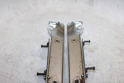 2004 KAWASAKI VULCAN 1500 VN1500E CLASSIC OEM REAR PASSENGER FENDER GRAB RAIL