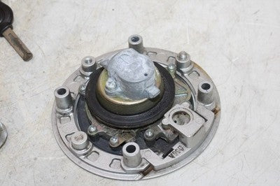 2000 SUZUKI GSXR 750 OEM SET W/ GAS CAP AND SEAT LOCK WITH KEY