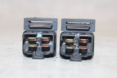 2009 SUZUKI GSXR 750 OEM RELAY PAIR ASSEMBLY FUSE BOX