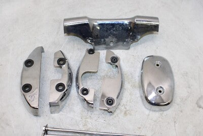 2015 SUZUKI BOULEVARD C50 VL800 OEM MOUNT BRACKET SET W BOLTS