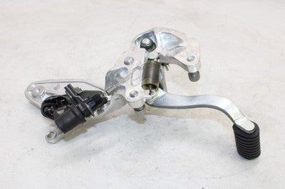 95-07 YAMAHA YZF600R OEM RIGHT REARSET DRIVER FOOT PEG REST STOP W PEDAL