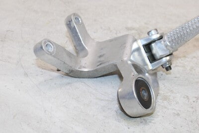 1997 YAMAHA YZF1000R OEM RIGHT REAR BACK PASSENGER PEG