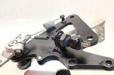 04-09 SUZUKI GS500F OEM LEFT REARSET REAR SET DRIVER FOOT PEG REST STOP