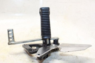 04-09 SUZUKI GS500F OEM LEFT REARSET REAR SET DRIVER FOOT PEG REST STOP
