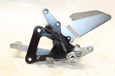 04-09 SUZUKI GS500F OEM LEFT REARSET REAR SET DRIVER FOOT PEG REST STOP