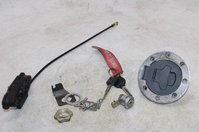 2000 SUZUKI GSXR 750 OEM SET W/ GAS CAP AND SEAT LOCK WITH KEY