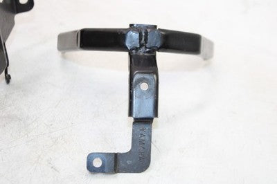 2004 YAMAHA VINO 125 XC125 OEM MISC BRACKET MOUNTS PAIR
