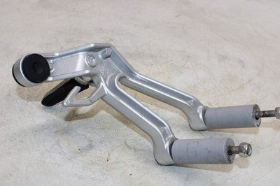 03-06 SUZUKI SV1000S OEM RIGHT REAR BACK PASSENGER PEG