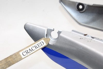 2002 SUZUKI GSXR 1000 OEM CENTER REAR BACK TAIL FAIRING COWL