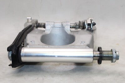 1998 SUZUKI GSXR600 OEM REAR SWINGARM BACK SUSPENSION SWING ARM