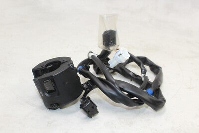 2023 YAMAHA YZF R3 OEM LEFT CLIP ON HANDLE HORN SIGNALS SWITCH SWITCHES