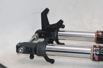 2018 HUSQVARNA SVARTPILEN 401 OEM COMPLETE FRONT END FORKS TRIPLE TREE