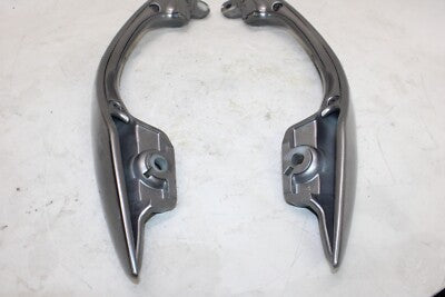 2006 SUZUKI BURGMAN AN400S OEM PASSENGER REAR SEAT GRAB BAR HANDLE SET