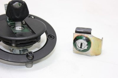 2005 Suzuki GSXR600 OEM IGNITION LOCK SET W/ GAS CAP AND SEAT LOCK !WITH KEY!