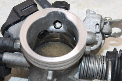 2016 KTM 390 DUKE OEM MAIN FUEL INJECTORS / THROTTLE BODIES