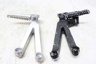 00-01 HONDA CBR929RR OEM REAR BACK PASSENGER PEG SET PAIR