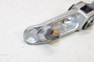 01-05 SUZUKI GSXR 600 OEM RIGHT FRONT FOOT REST PEG STEP