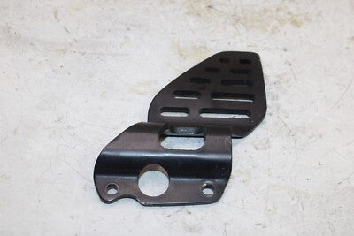 11-16 YAMAHA YZF R6 OEM RIGHT FRONT FOOT SHIELD