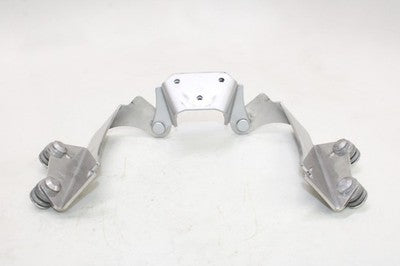 2009 KAWASAKI VULCAN 900 VN900B CLASSIC OEM HEADLIGHT FRONT MOUNT BRACKET