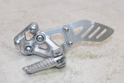 08-09 SUZUKI GSXR 750 OEM LEFT FRONT FOOT REST PEG STEP