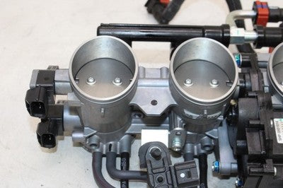 24-25 KAWASAKI NINJA ZX6R ZX636 OEM MAIN FUEL INJECTORS / THROTTLE BODIES