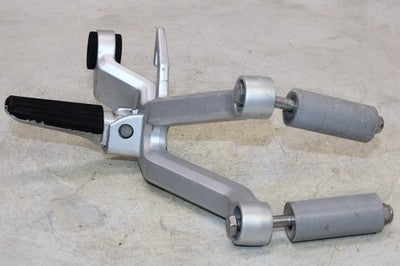 03-06 SUZUKI SV1000S OEM RIGHT REAR BACK PASSENGER PEG
