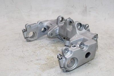2000 HONDA CBR900RR OEM SWINGARM BRACKET MOUNT