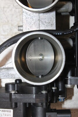 13-17 KAWASAKI NINJA 300 EX300B ABS OEM MAIN FUEL INJECTORS / THROTTLE BODIES