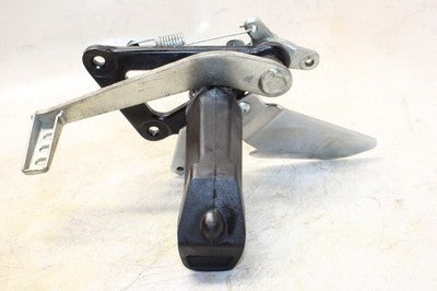 04-09 SUZUKI GS500F OEM LEFT REARSET REAR SET DRIVER FOOT PEG REST STOP