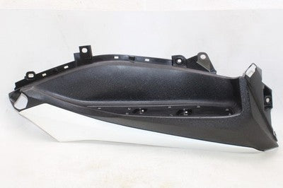 2018 YAMAHA XMAX CZD300 OEM RIGHT SIDE FOOT PANEL REST COWL