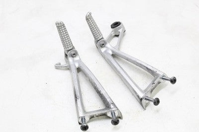 2005 YAMAHA YZF R6 OEM REAR BACK PASSENGER PEG SET PAIR