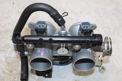 22-23 KAWASAKI NINJA 400 OEM MAIN FUEL INJECTORS / THROTTLE BODIES