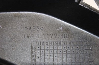 2016 YAMAHA YZF R3 OEM LEFT SIDE PANEL COWL