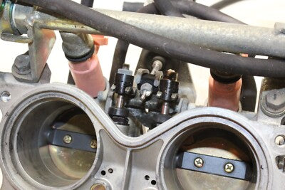 03-04 HONDA CBR600RR OEM MAIN FUEL INJECTORS / THROTTLE BODIES