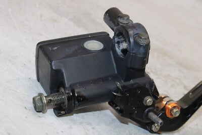 2002 SUZUKI VSTROM 1000 DL1000K OEM FRONT BRAKE MASTER CYLINDER W LEVER